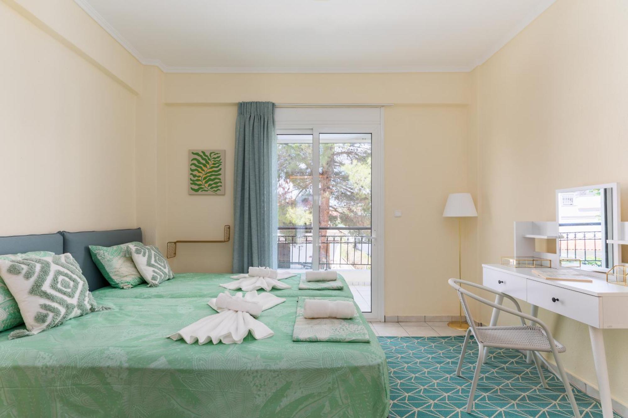Alexandra'S Maisonette. Paralia Dionysiou Exterior photo