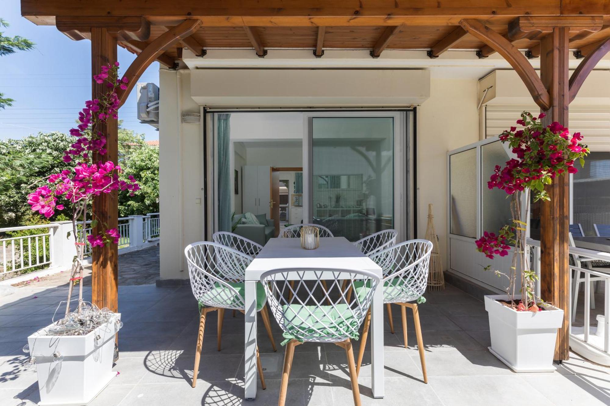 Alexandra'S Maisonette. Paralia Dionysiou Exterior photo